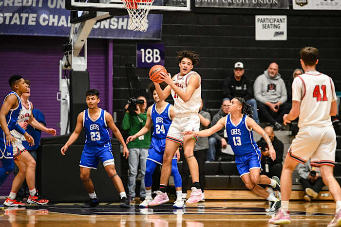Lincoln Gresham 6A Oregon boys basketball quarterfinal Naji Saker -10